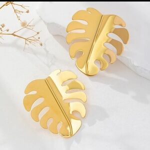 Gold plated stainless steel earrings
